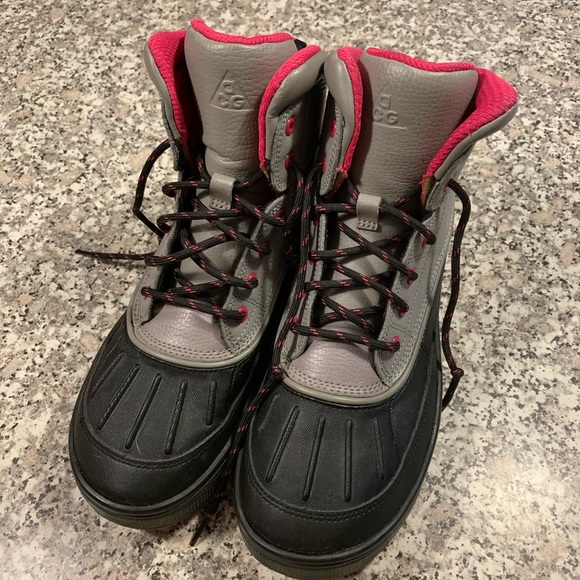 Nike ACG Other - Nike ACG boots gray/black/pink size 6.5 GUC